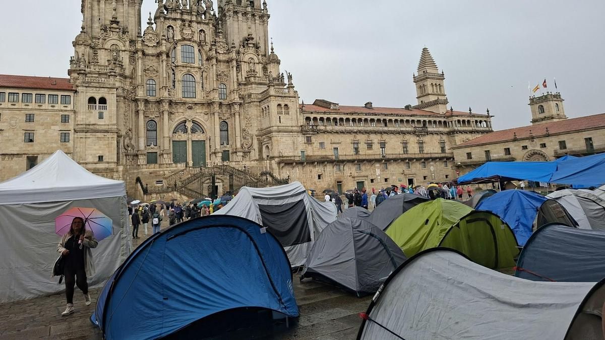 La Xunta suspende la actividad exterior en centros educativos de A Coruña y Lugo debido a la alerta naranja por lluvias