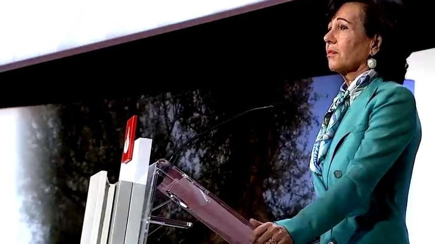 La presidenta de Banco Santander, Ana Patricia Botín, en la junta de accionistas celebrada en octubre de 2020.