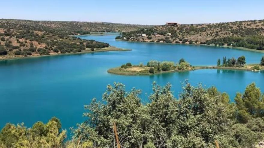 En marcha la demolición del 'Algarrobico manchego' en pleno parque natural de las lagunas de Ruidera