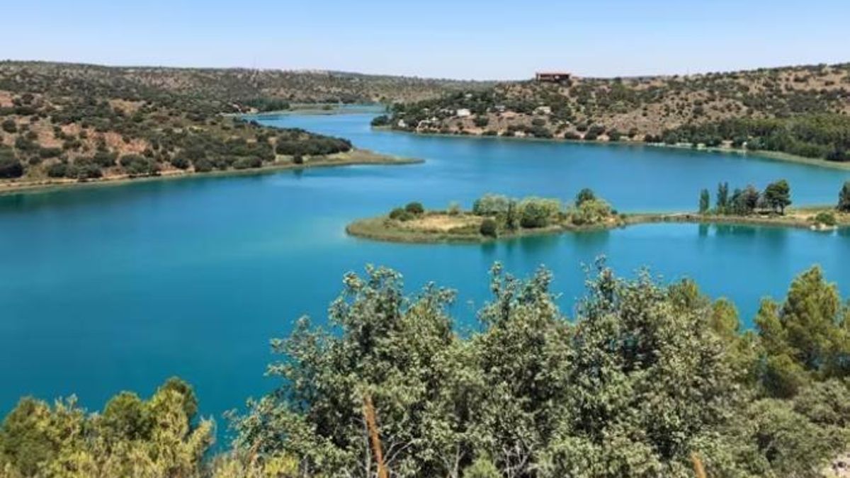 En marcha la demolición del 'Algarrobico manchego' en pleno parque natural de las lagunas de Ruidera