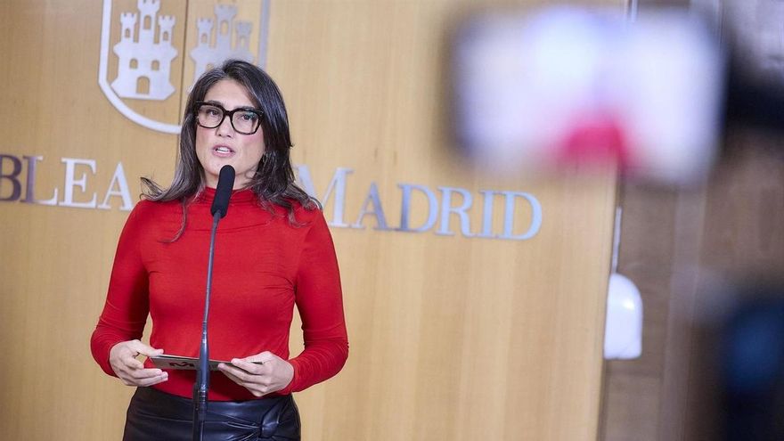 La portavoz de Más Madrid en la Asamblea de Madrid, Manuela Bergerot, ofrece una rueda de prensa en la Asamblea de Madrid, a 20 de noviembre de 2025, en Madrid (España).