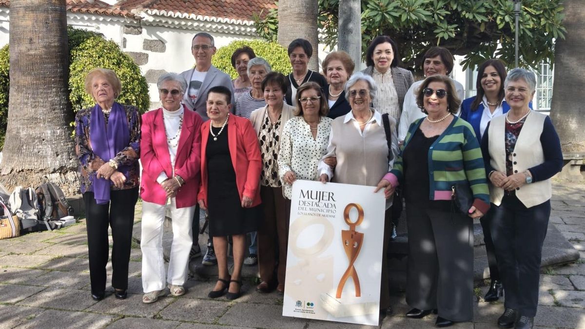 Los Llanos de Aridane reconoce a las maestras del municipio en la Gala de Mujer Destacada 2026