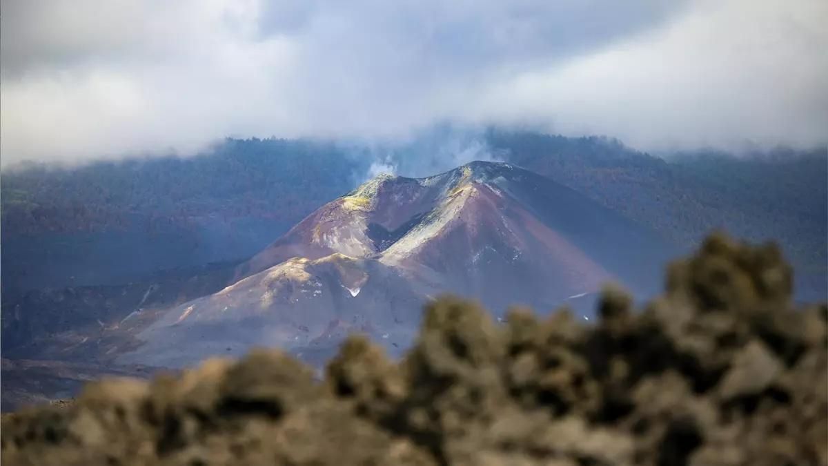 El Comisionado para la Reconstrucción traslada que los niveles de radón detectados tras la erupción del Tajogaite “no son preocupantes”