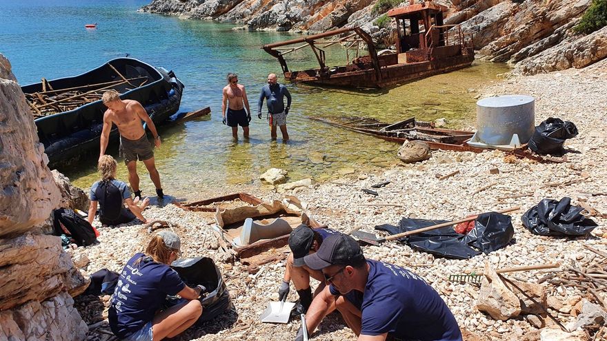 Retiran 76 toneladas de basura de las costas de la isla griega de Ítaca