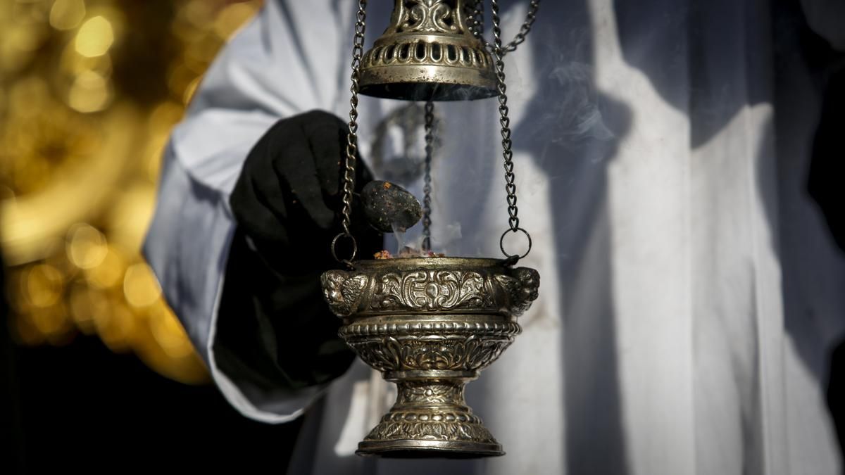 Salida procesional de la Hermandad del Amor, en imágenes