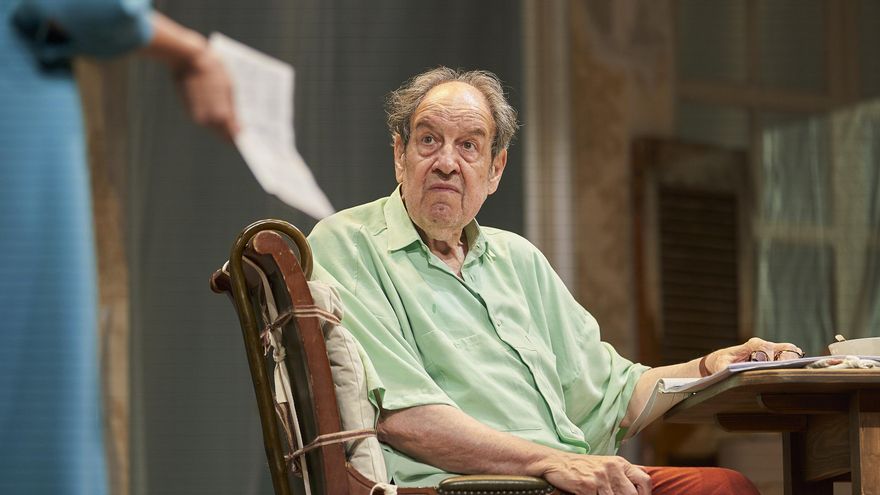 Josep María Pou es Roald Dahl en ‘Gigante’: ¿qué pasa cuando tu escritor favorito de la infancia es antisemita?