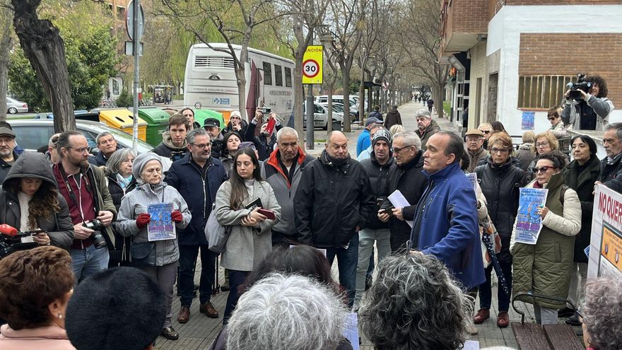 Concentración contra las demoras de "10 y 12 días" en las citas de la Atención Primaria de Logroño