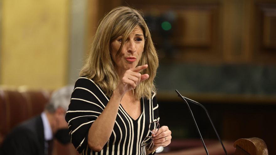 La vicepresidenta segunda y ministra de Trabajo, Yolanda Díaz, interviene en una sesión plenaria.