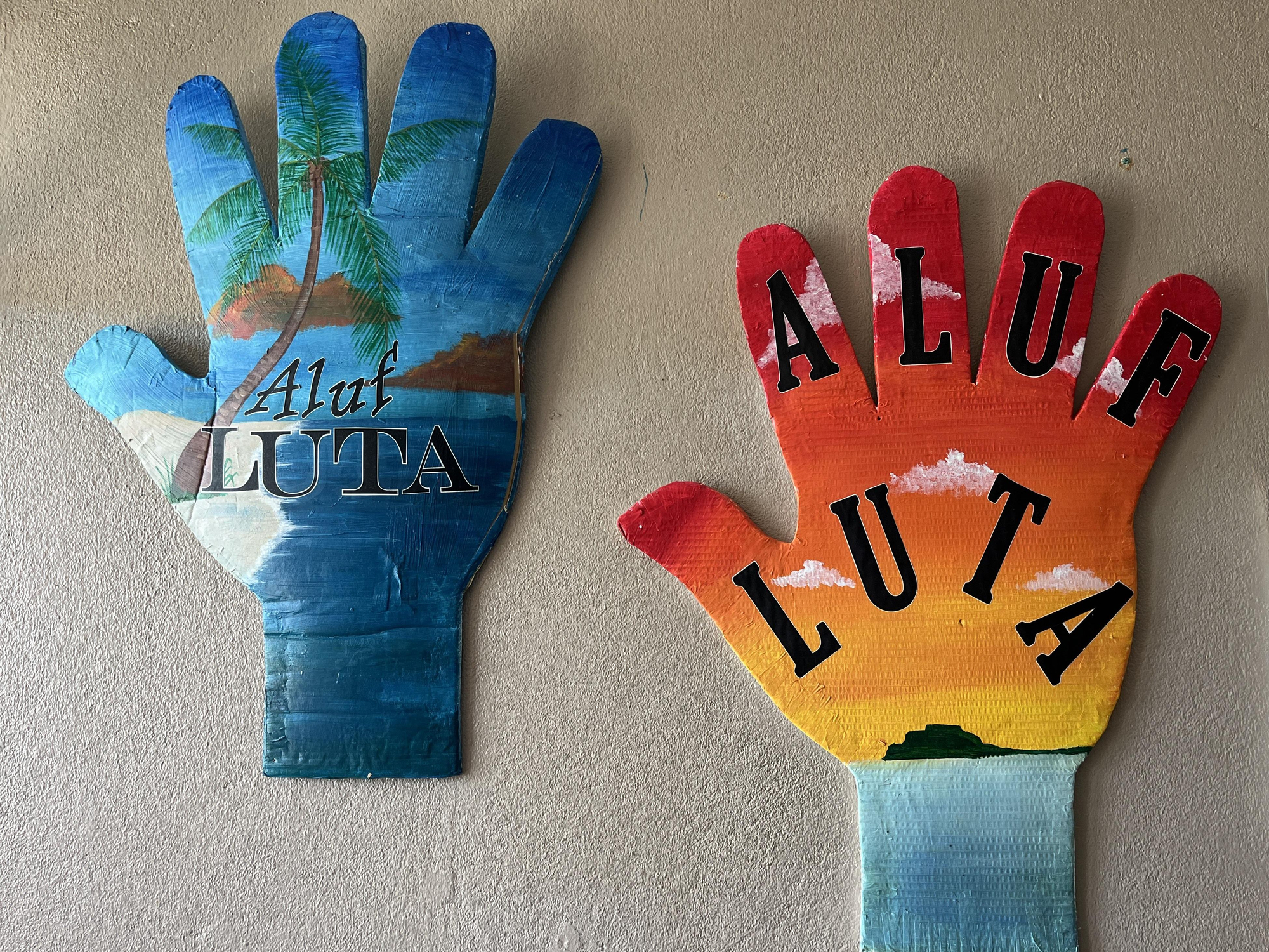 El saludo con la mano, “Aluf Luta”, seña de identidad chamorra.