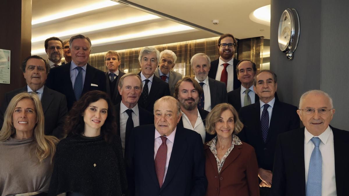Ayuso y su consejera de Economía ocultan un encuentro con el lobby de ultrarricos que fichó a Lasquetty