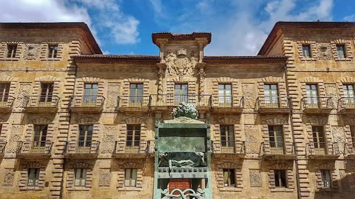 La Nebrija, en su estreno en Avilés, asegura que la IA nunca podrá suplantar a las universidades