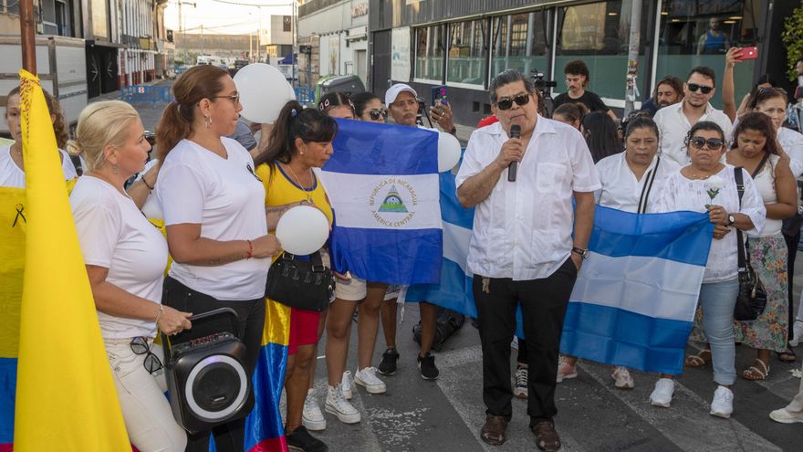 "Es un compás de espera": los familiares de las víctimas del incendio de Murcia aguardan la identificación de los cuerpos