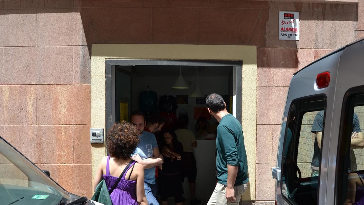 Un centro social de Lavapiés organiza una colecta exprés para enviar comida, ropa y productos básicos a Ceuta