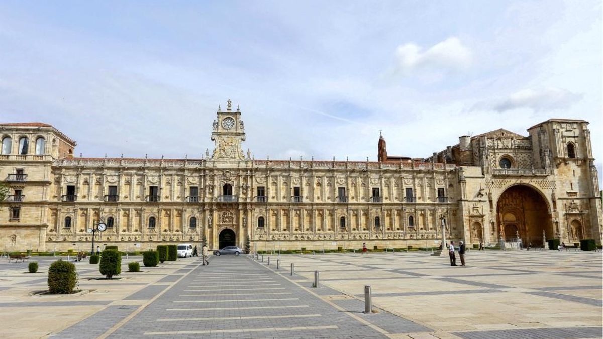 San Marcos de León, antigua cárcel y campo de concentración franquista y hoy Parador Nacional.