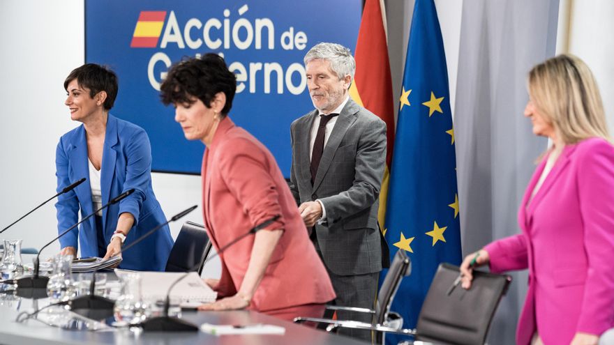 (I-D) La ministra de Vivienda y Agenda Urbana, Isabel Rodríguez, el ministro del Interior, Fernando Grande-Marlaska, la ministra portavoz, Elma Saiz, y la ministra de Educación, Milagros Tolón, durante la rueda de prensa posterior al Consejo de Ministros