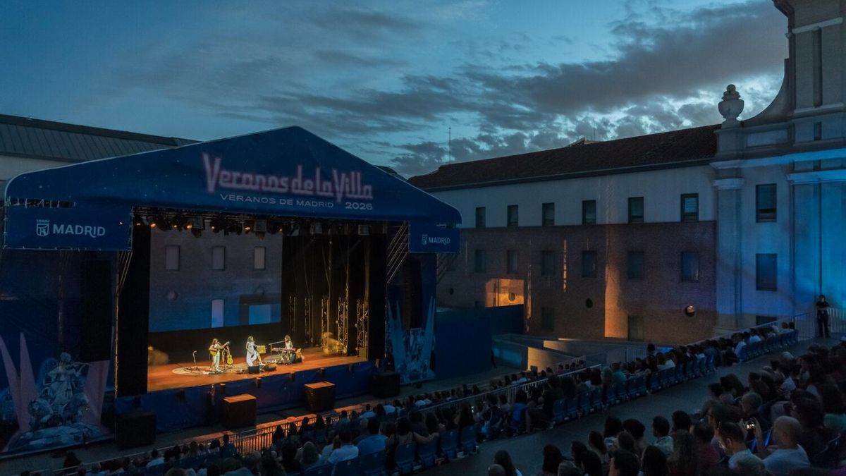 Un momento del concierto de Valeria Castro en Condeduque