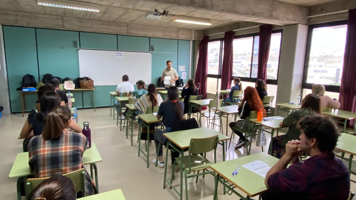 Imagen de archivo de la realización de oposiciones.