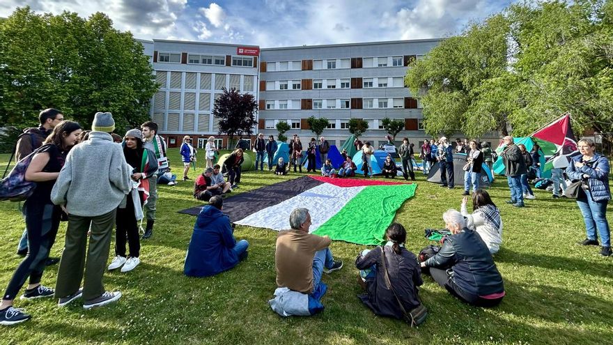 La UR rompe relaciones con las universidades y centros de investigación que apoyen actuaciones bélicas