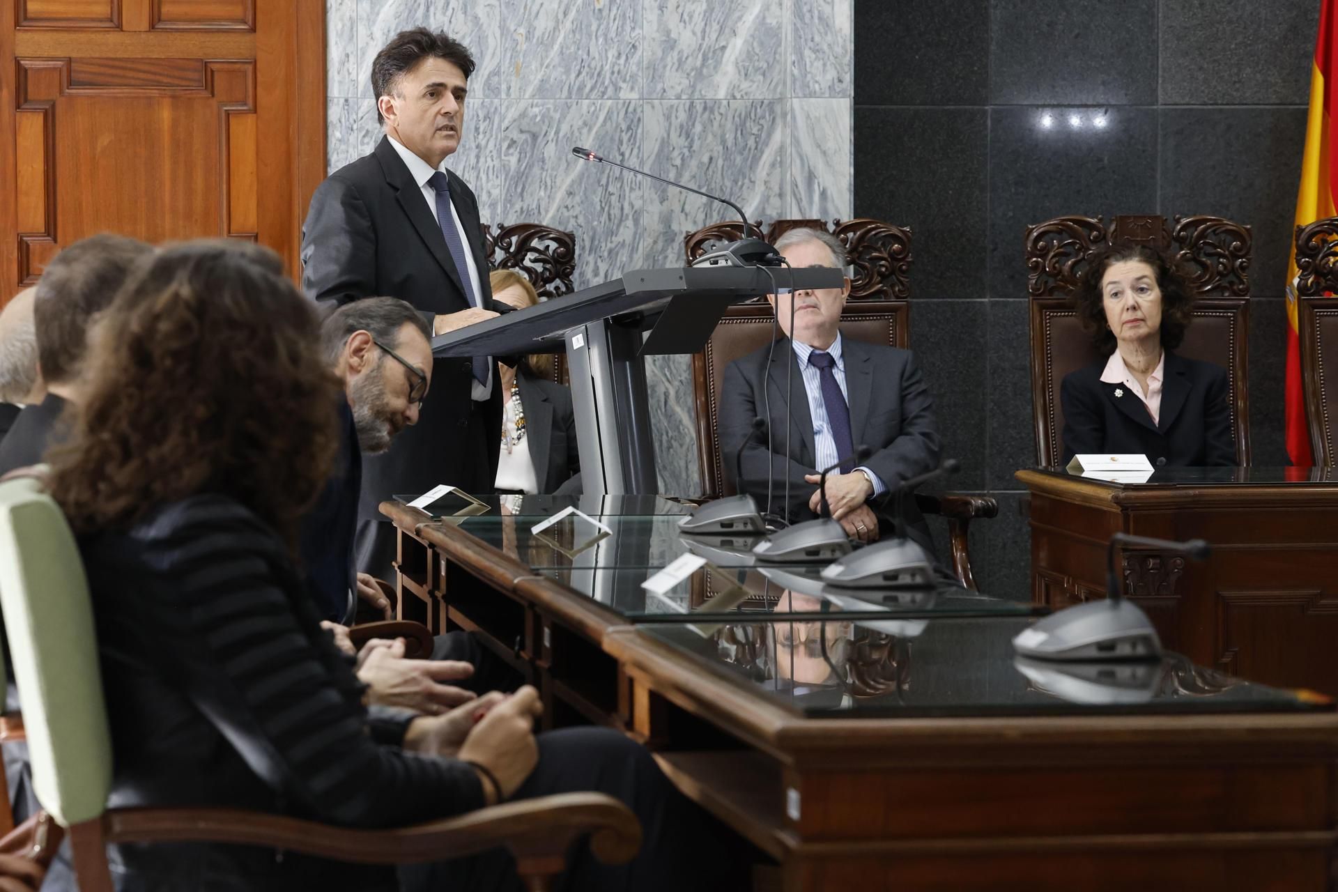 En la imagen, el presidente del Tribunal Superior de Justicia de Canarias, Juan Luis Lorenzo, durante el homenaje. 