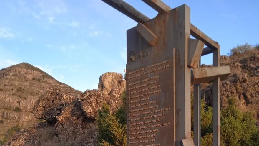 La Gomera rinde homenaje a los 20 fallecidos que dejó el incendio forestal de 1984