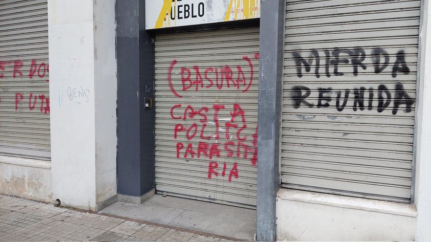 La sede del PSOE de Burgos amanece vandalizada: "Casta política parasitaria"