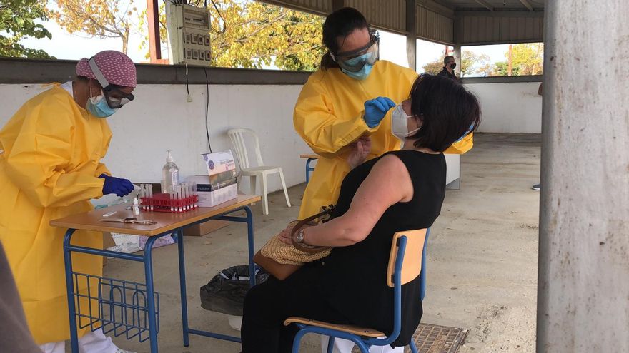 Test masivos en Casariche, el pueblo al que la COVID ha vuelto “necesariamente triste”