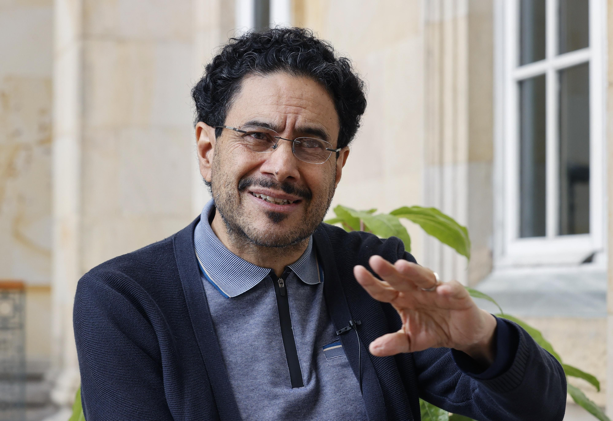 El senador Iván Cepeda habla durante una entrevista con EFE en la sede del Congreso de la República el 18 de junio de 2024 en Bogotá (Colombia). EFE/Mauricio Dueñas Castañeda