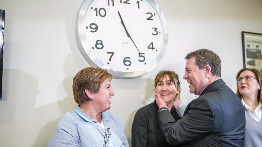 La campaña hacia el 28M en Castilla-La Mancha: la "figura" García-Page contra las marcas PP y Vox