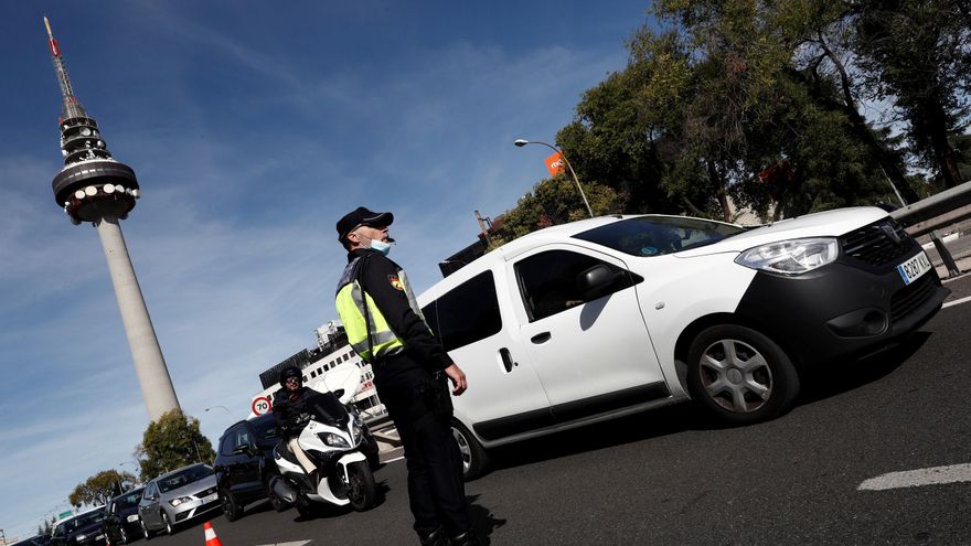 Sánchez comunica a Ayuso que declarará el estado de alarma en Madrid