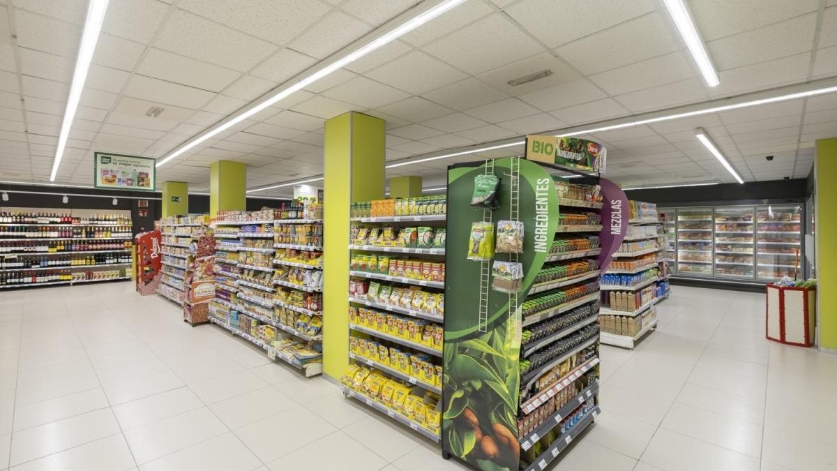 HiperDino ha destinado 765.000 euros a la reforma de esta tienda.