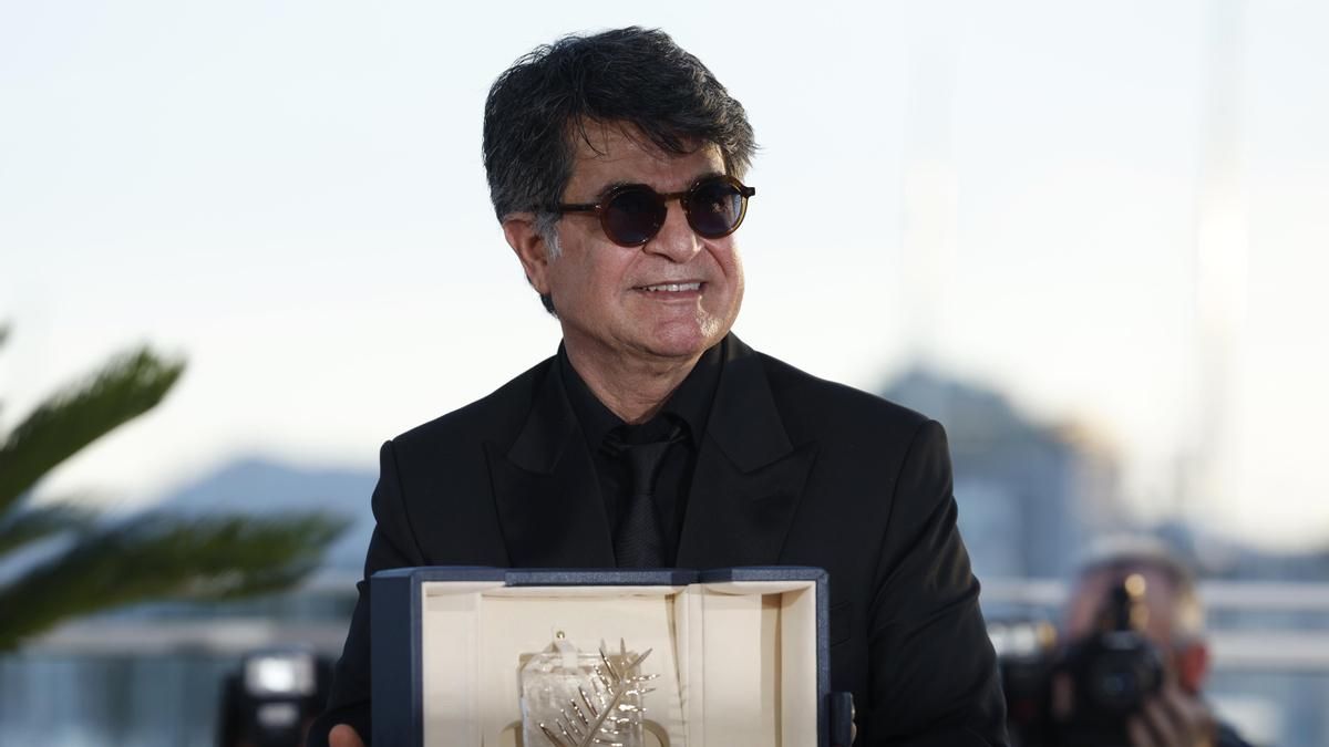 Irán condena a cinco años de prisión al cineasta Jafar Panahi y confisca sus bienes