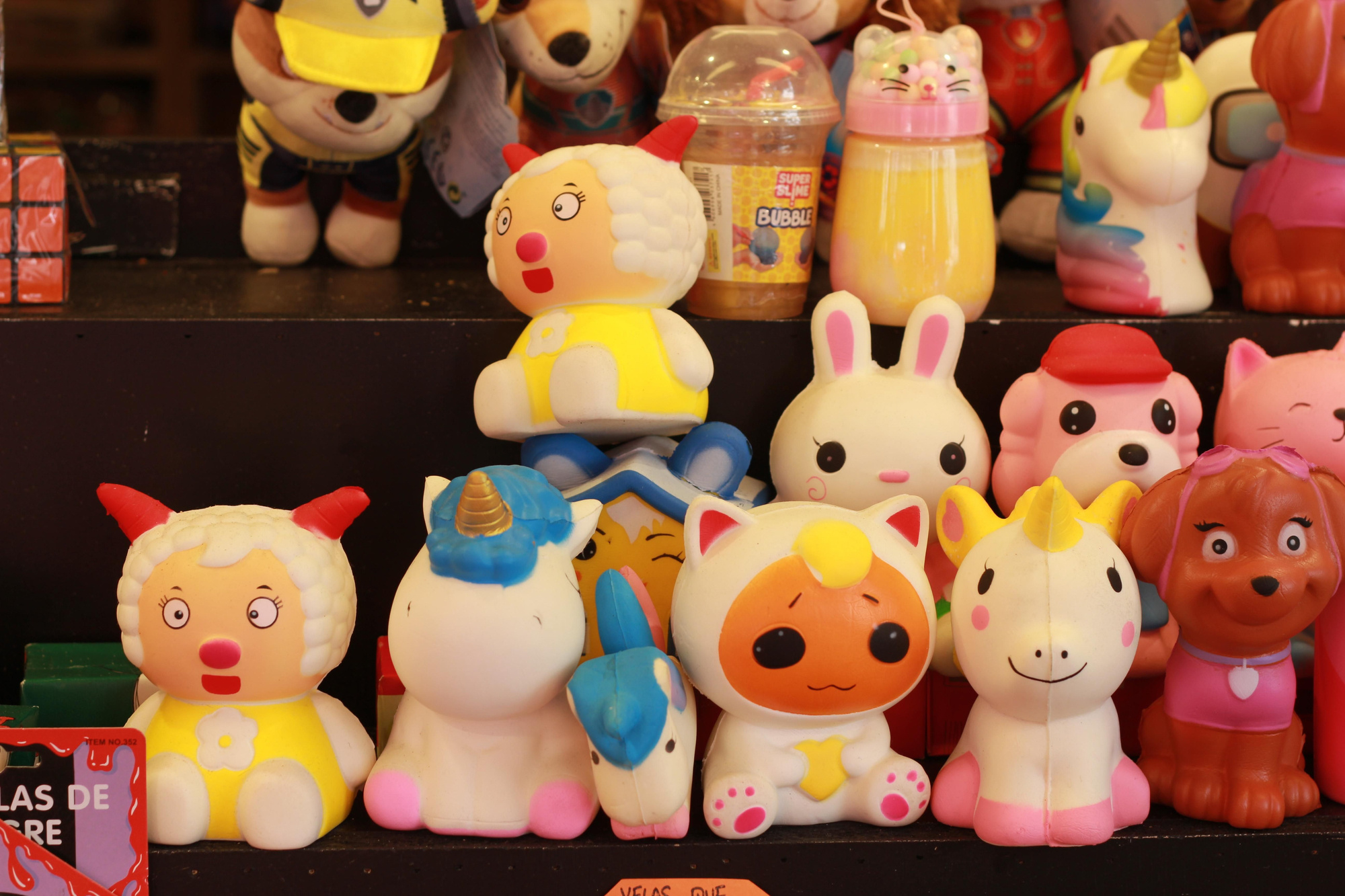 Recorrido puesto a puesto por la Navidad en la Plaza Mayor de Madrid