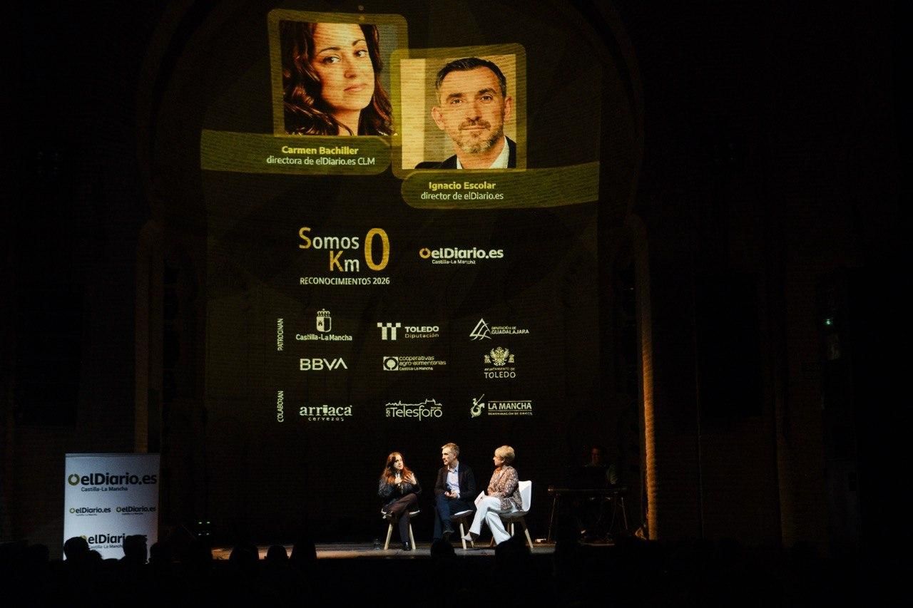 La directora de elDiario.es Castilla-La Mancha, Carmen Bachiller e Ignacio Escolar, director de elDiario.es