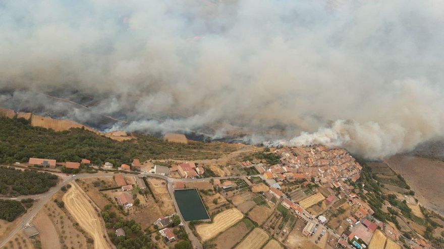 Un incendio obliga a evacuar varias localidades de la provincia de Zaragoza