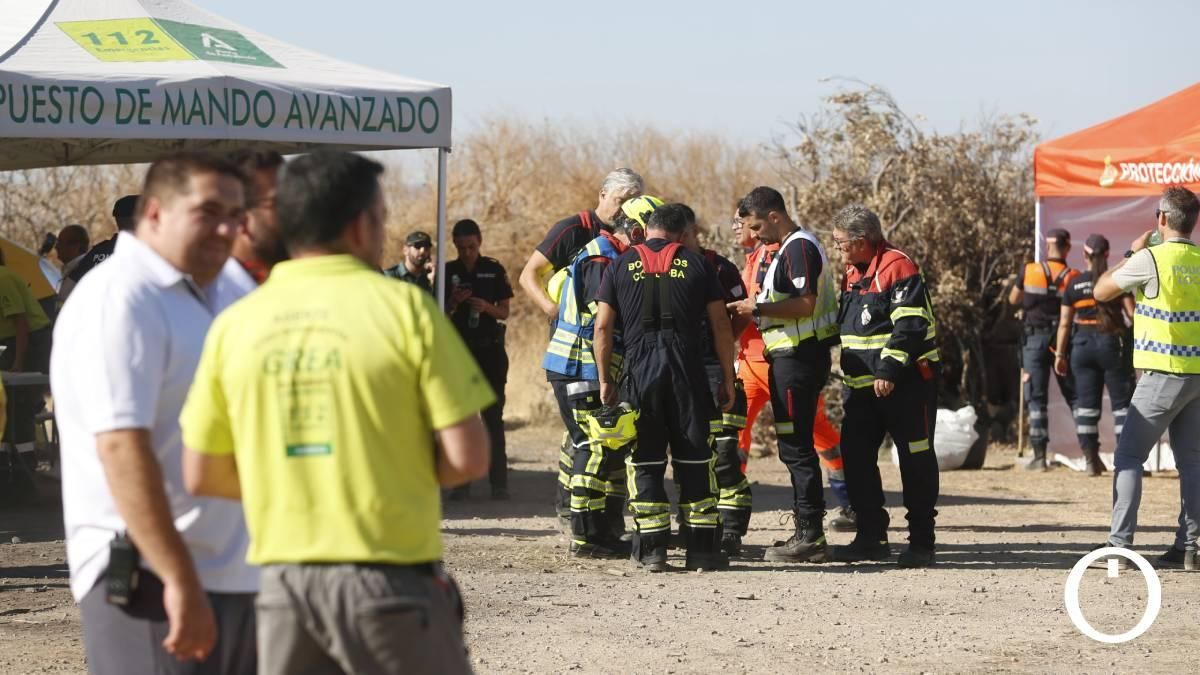 El Puesto de Mando Avanzado contra el incendio de Córdoba, en imágenes