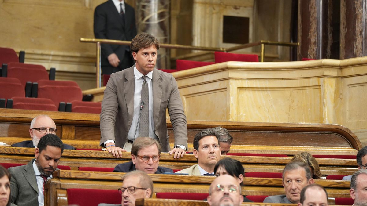 Illa y la mayoría del Parlament muestran su apoyo a la diputada de ERC a la que Vox amenazó con deportar