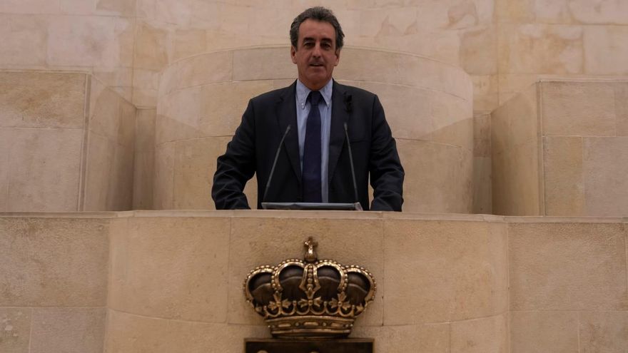 La oposición abandona la Comisión de Comercio y el consejero sostiene que "les importa un pito" el sector