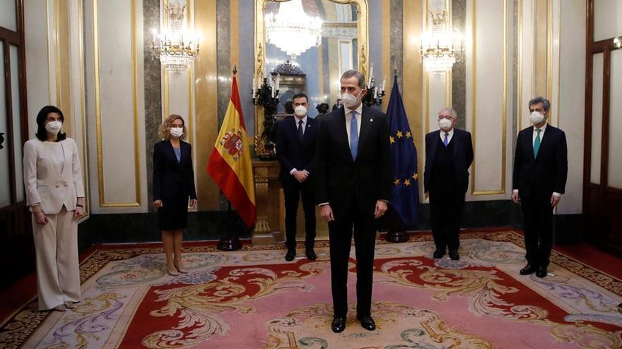 El rey reivindica el papel de Juan Carlos I el 23F y dice que España es "una democracia consolidada"