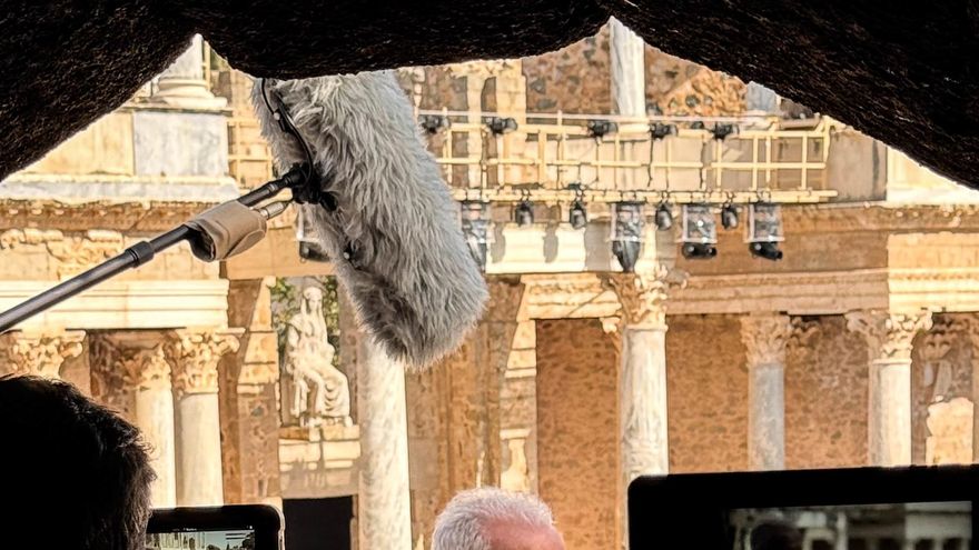 'Solo pienso en ti', el documental que quiere revelar las historias desconocidas tras la icónica canción