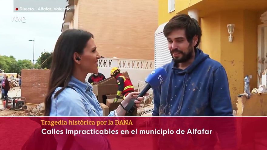 Un joven cuenta en TVE que su familia ha tenido que dejar su casa por la DANA, y una espectadora les ofrece la suya