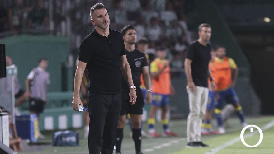 Iván Ania y el peligro de Granada: "Si miramos la clasificación, nos equivocamos"