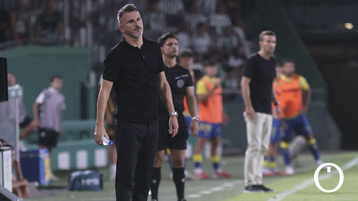 Iván Ania y el peligro de Granada: "Si miramos la clasificación, nos equivocamos"