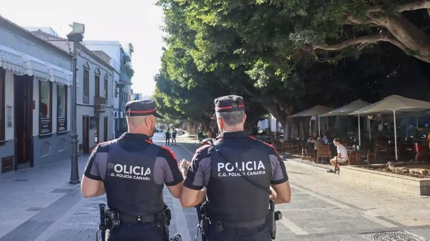 El Gobierno canario ignoró un informe jurídico y ascendió a dedo a comisario al actual jefe de la policía autonómica