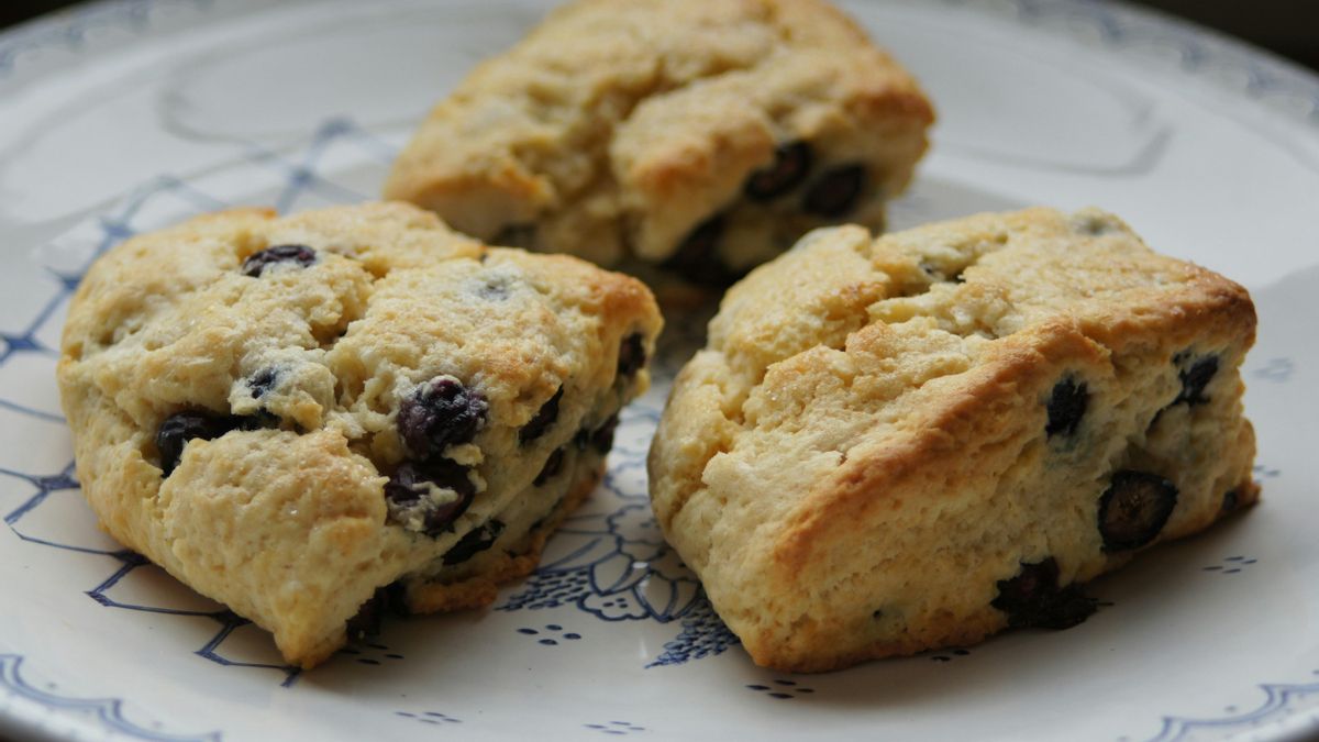 Cómo hacer 'scones' caseros con harina de almendras, el dulce perfecto para el desayuno o la merienda
