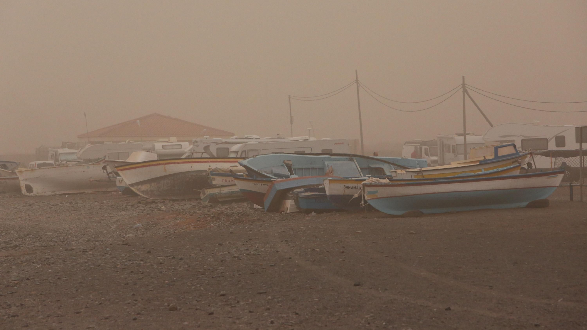 Calima en el Castillo del Romeral.