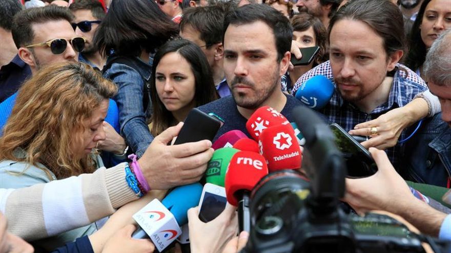 Garzón e Iglesias piden gobernar en coalición para defender al trabajador