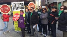 Protesta de miembros de la PAH y de Entrebarris