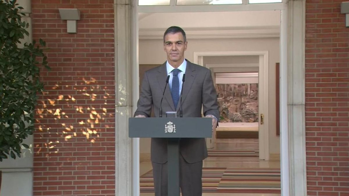 El presidente del Gobierno, Pedro Sánchez, durante su comparecencia en Moncloa este lunes.