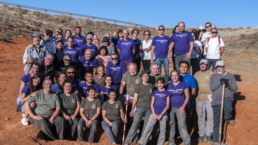 Familiares e integrantes de Recuerdo y Dignidad y Aranzadi