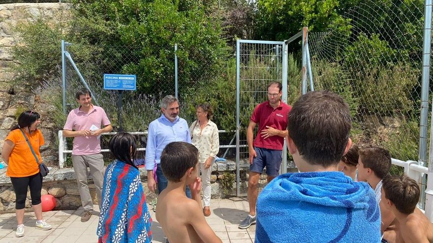 El reto de evitar "un verano en el micropiso": familias contra Almeida por la falta de plazas en campamentos